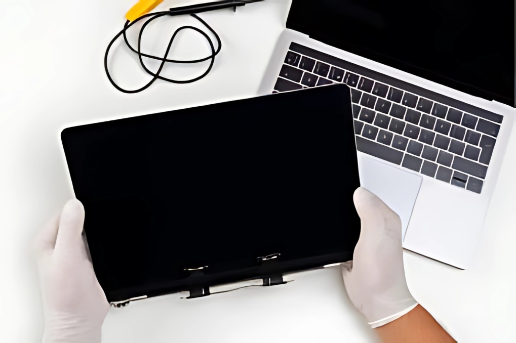 Laptop screen replacement service in Pimpri
